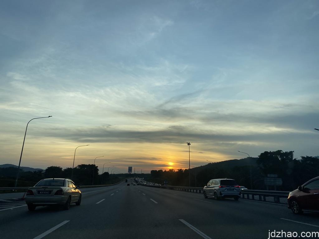 夕阳下的马来西亚自驾